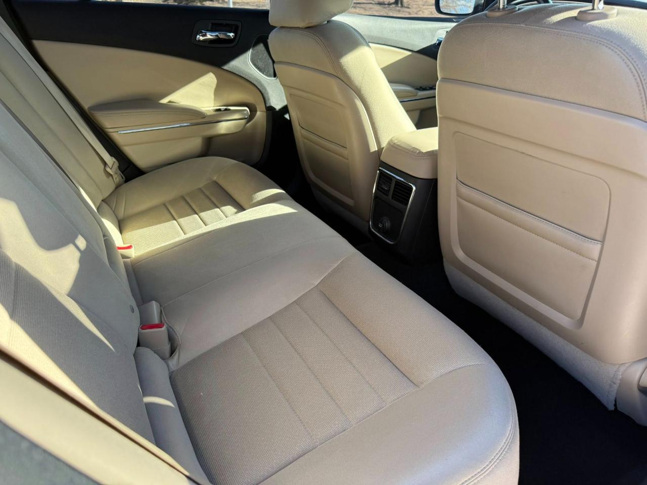 Dodge Charger SE 2011