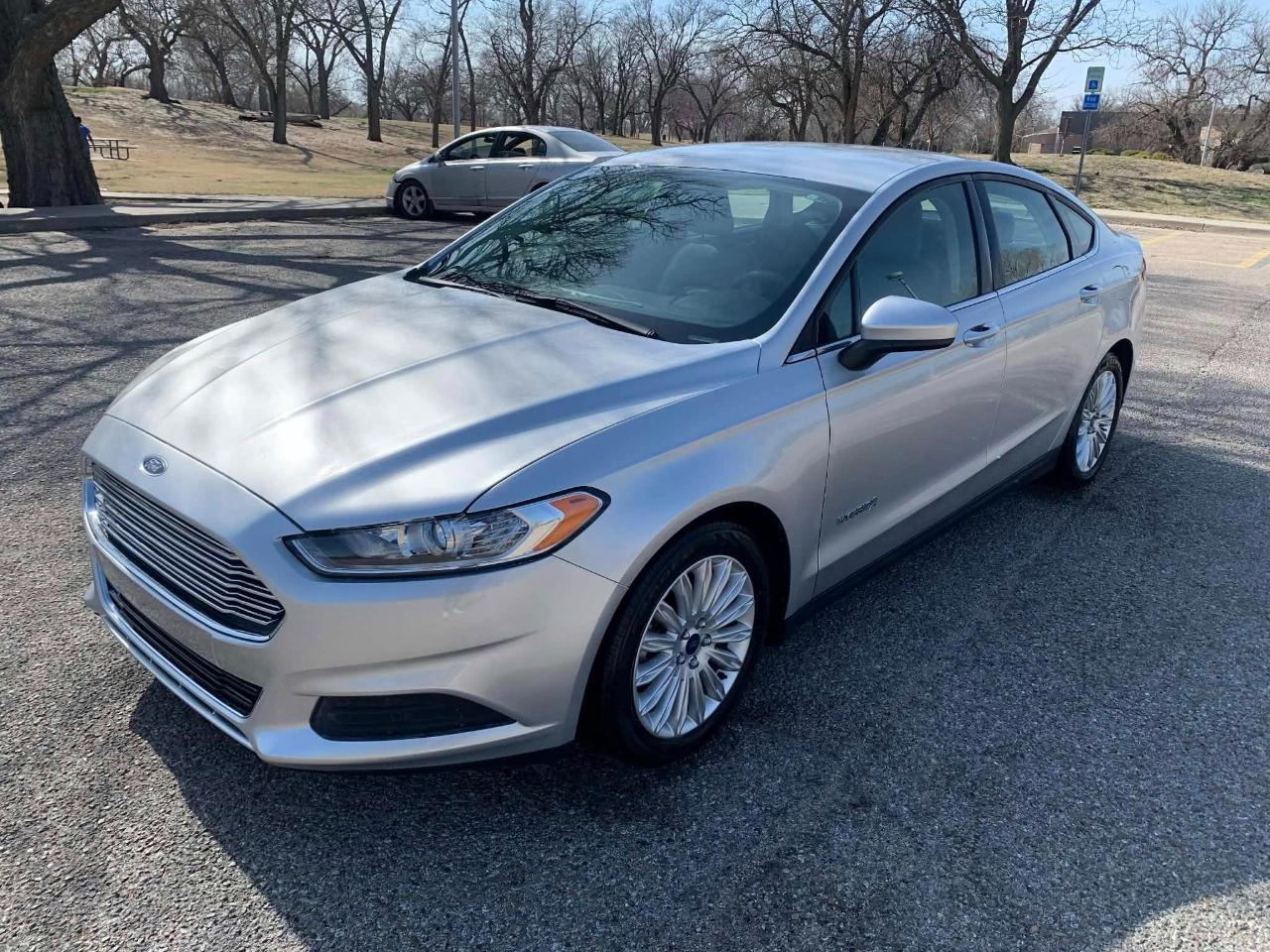 Ford Fusion Hybrid S 2015