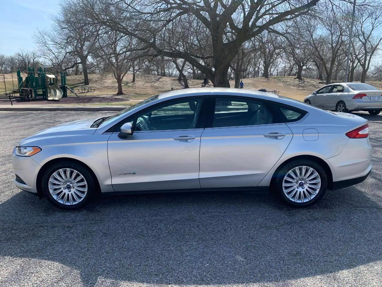 Ford Fusion Hybrid S 2015