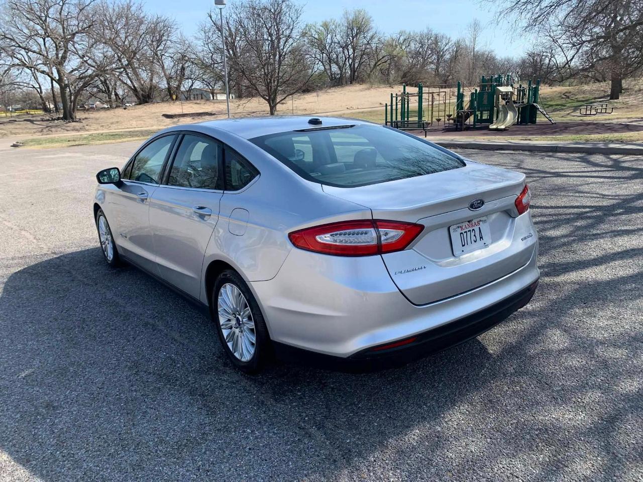 Ford Fusion Hybrid S 2015