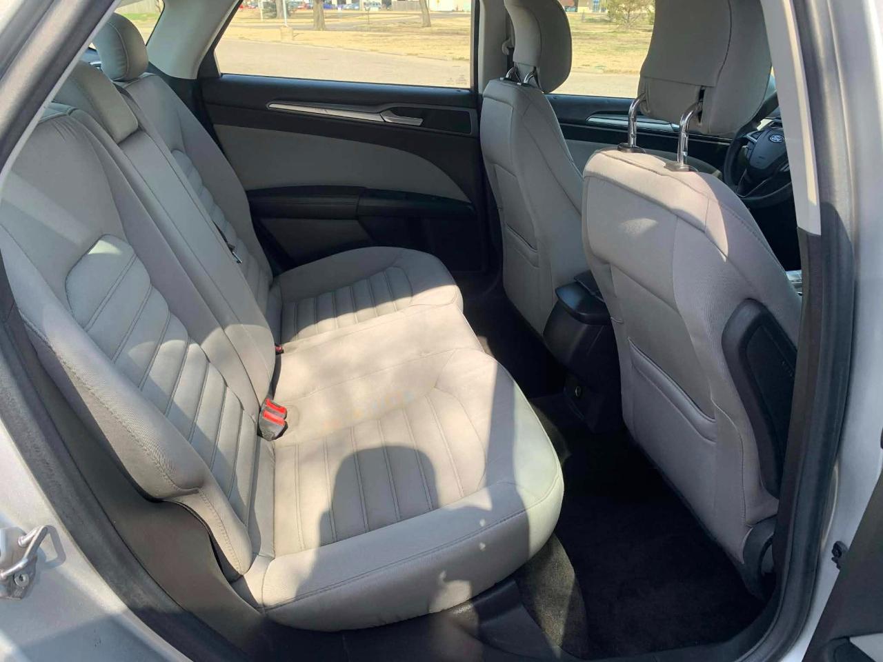 Ford Fusion Hybrid S 2015