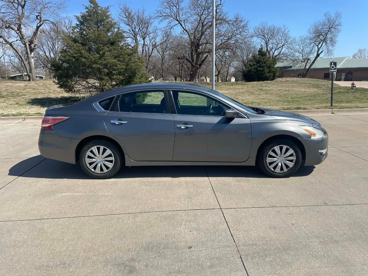Nissan Altima 2.5 SV 2015