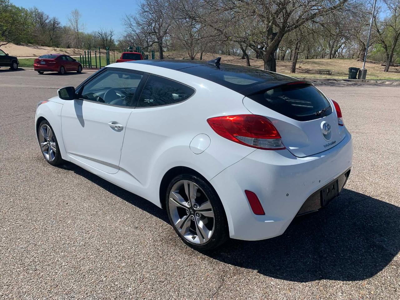 Hyundai Veloster Base 2012