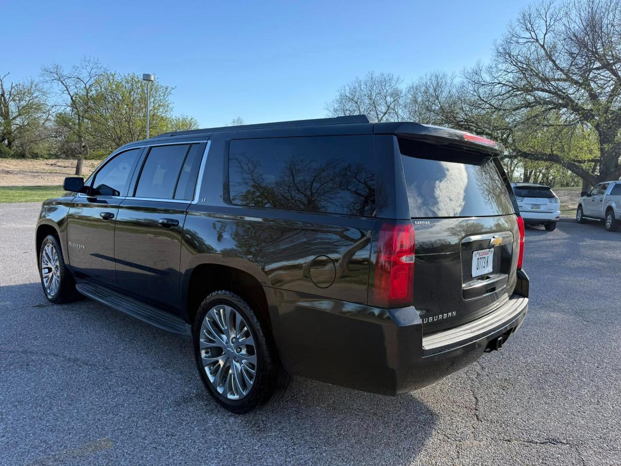 Chevrolet Suburban LT 1500 4WD 2015