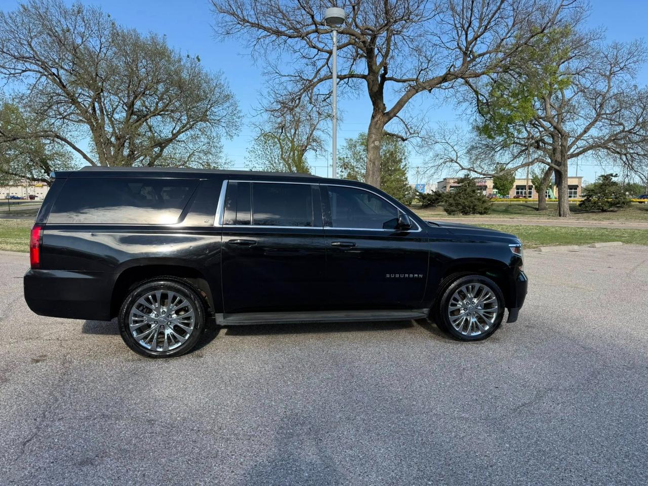 Chevrolet Suburban LT 1500 4WD 2015