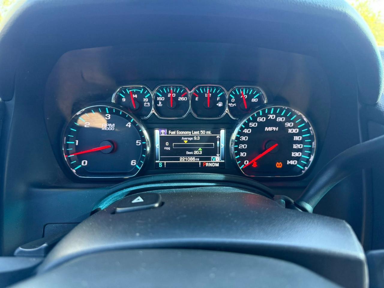 Chevrolet Suburban LT 1500 4WD 2015