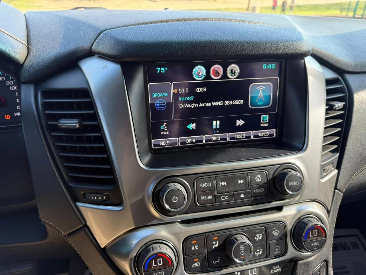 Chevrolet Suburban LT 1500 4WD 2015