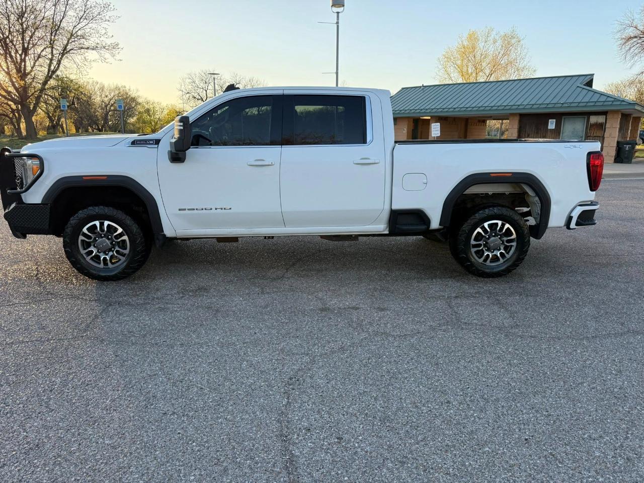 GMC Sierra 2500HD SLE Crew Cab 4WD 2022