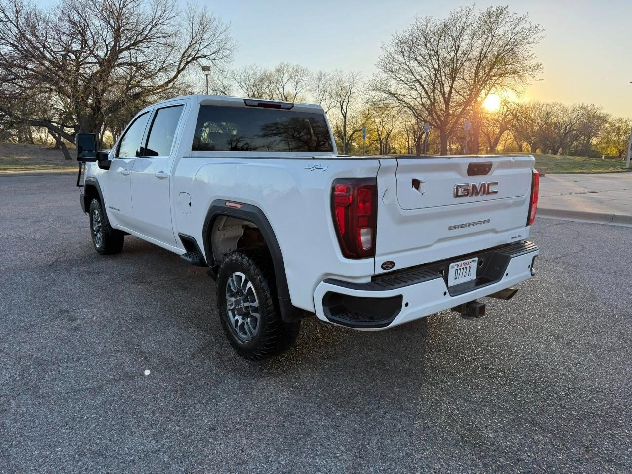GMC Sierra 2500HD SLE Crew Cab 4WD 2022