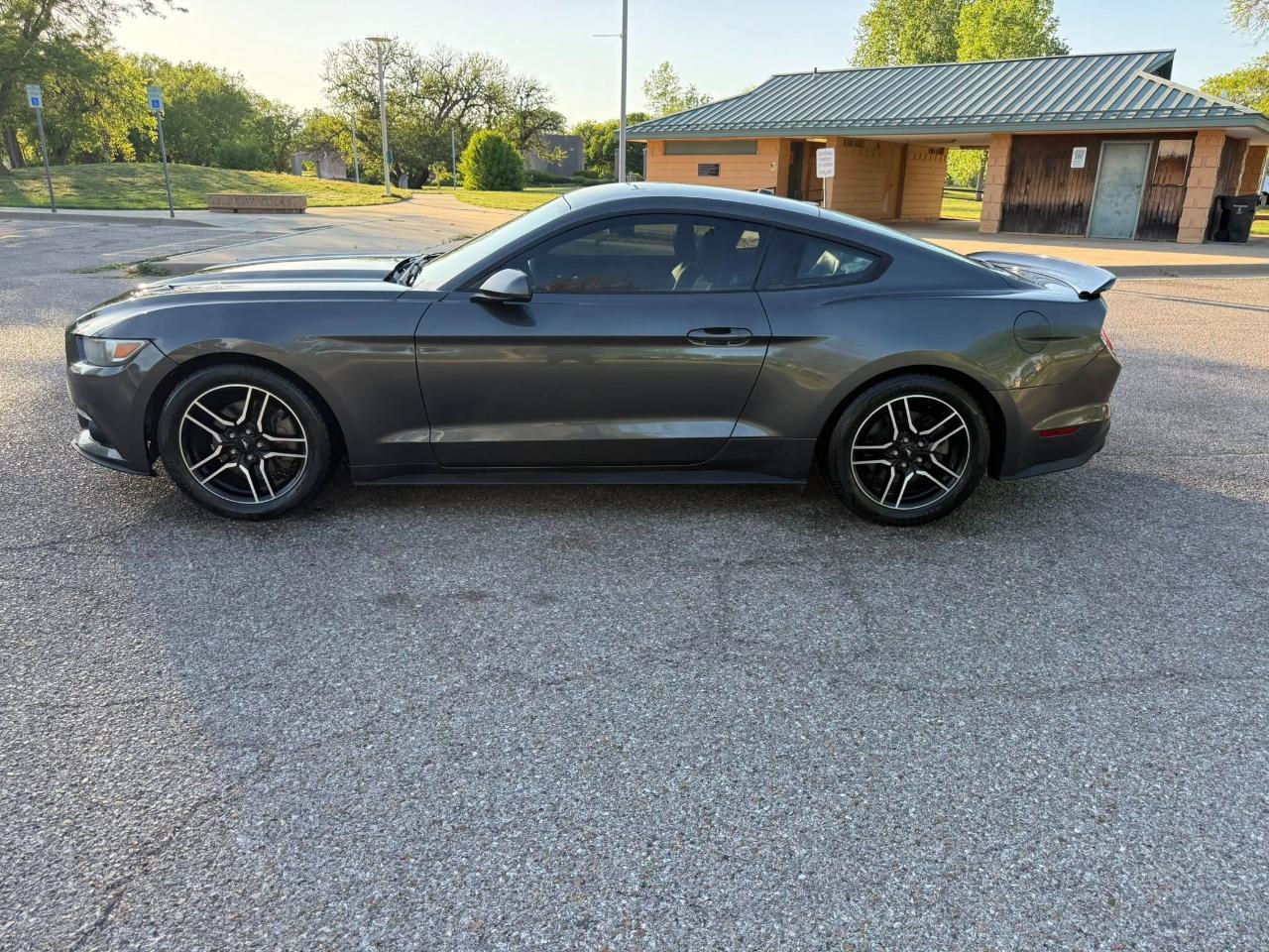 Ford Mustang EcoBoost Coupe 2017