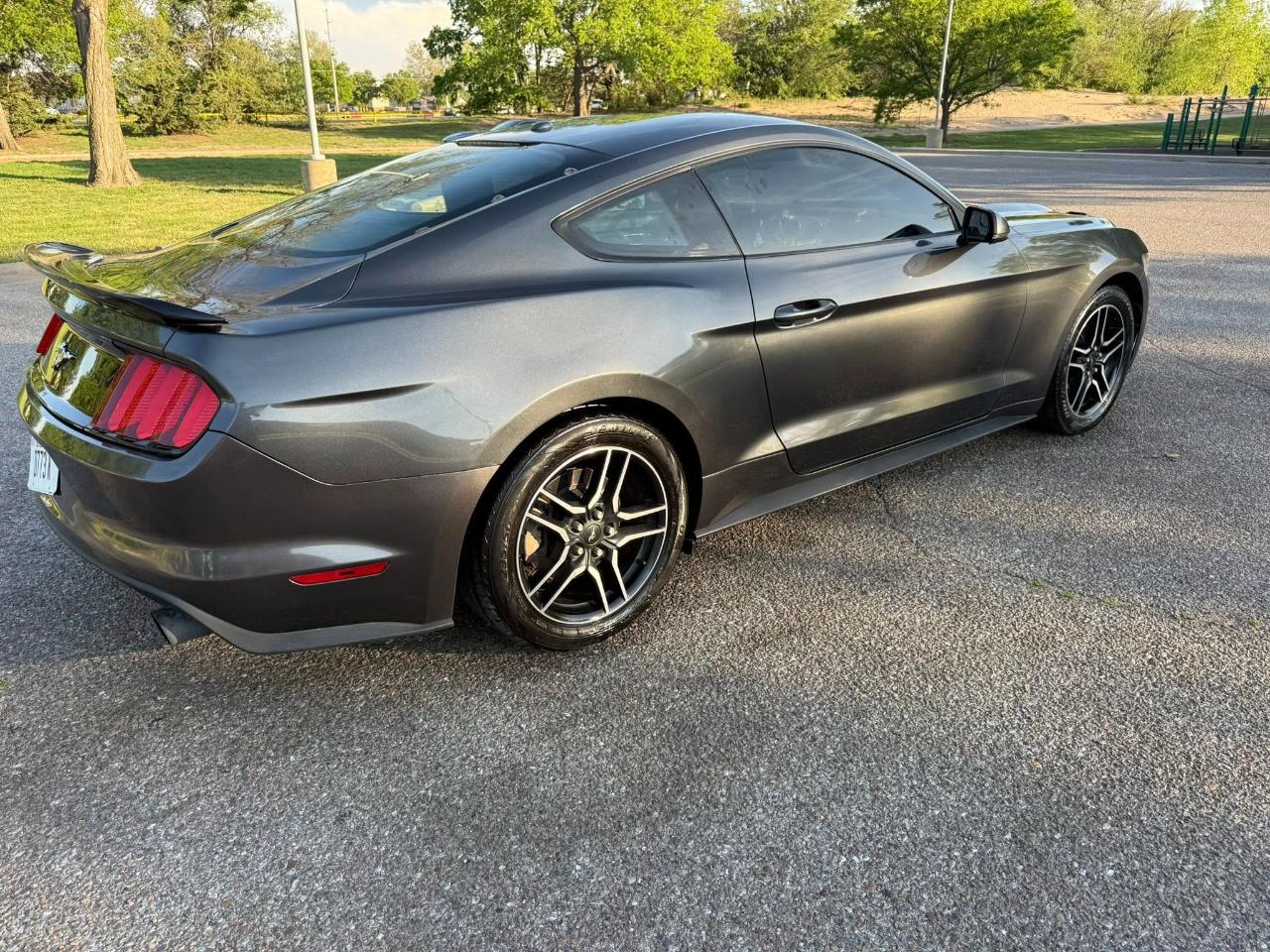 Ford Mustang EcoBoost Coupe 2017