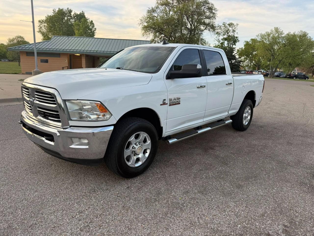 RAM 2500 SLT Crew Cab SWB 2WD 2016