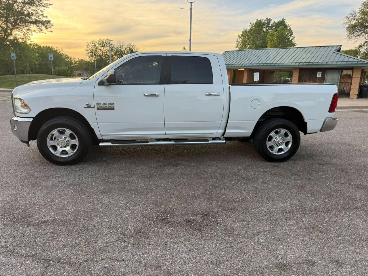 RAM 2500 SLT Crew Cab SWB 2WD 2016