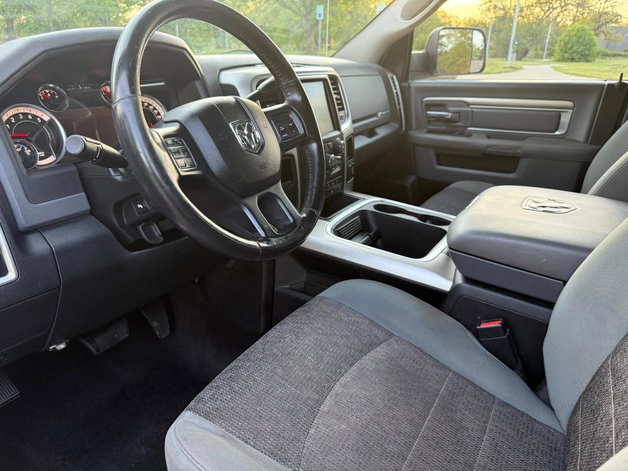 RAM 2500 SLT Crew Cab SWB 2WD 2016