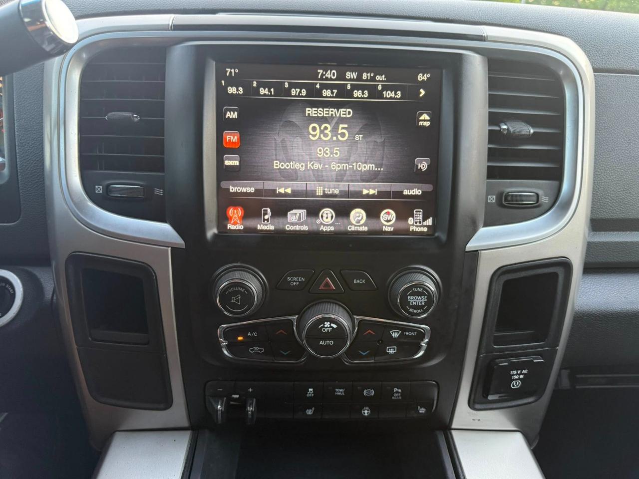 RAM 2500 SLT Crew Cab SWB 2WD 2016