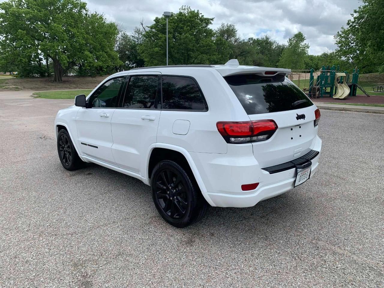 Jeep Grand Cherokee Laredo 2WD 2017