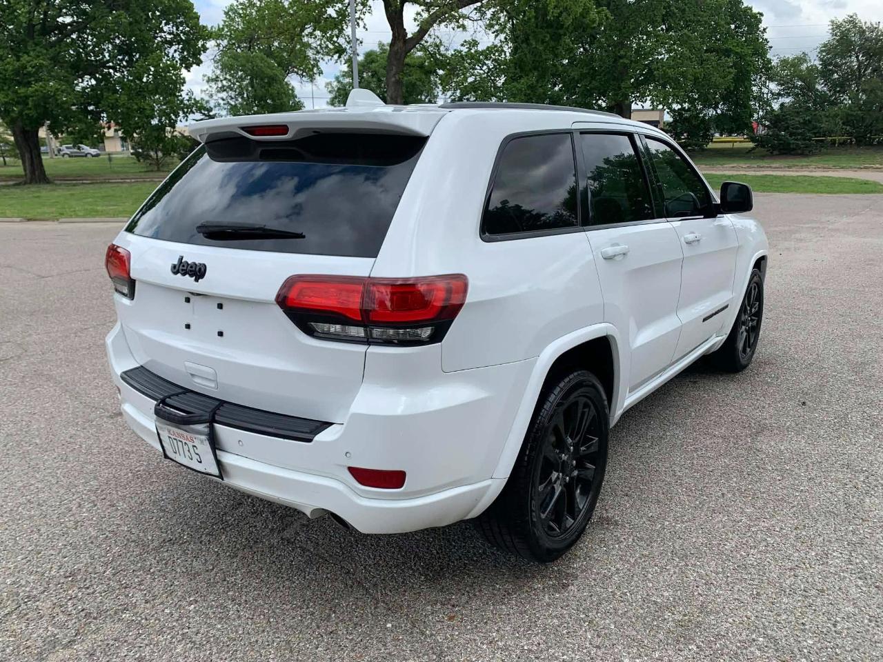 Jeep Grand Cherokee Laredo 2WD 2017