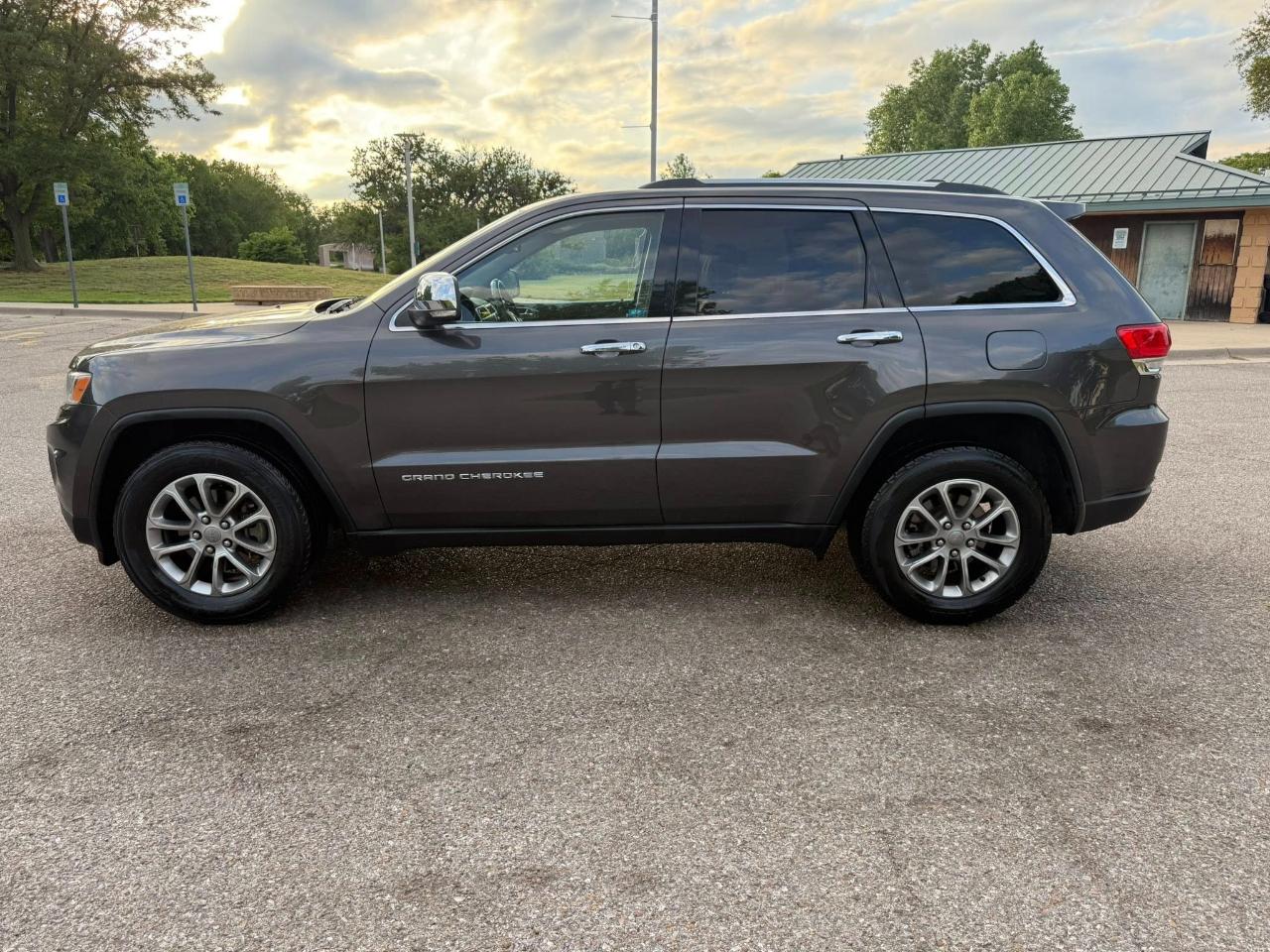 Jeep Grand Cherokee Limited 2WD 2015