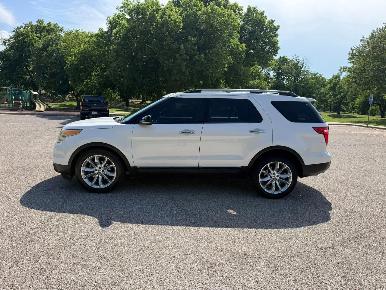 Ford Explorer XLT FWD 2011