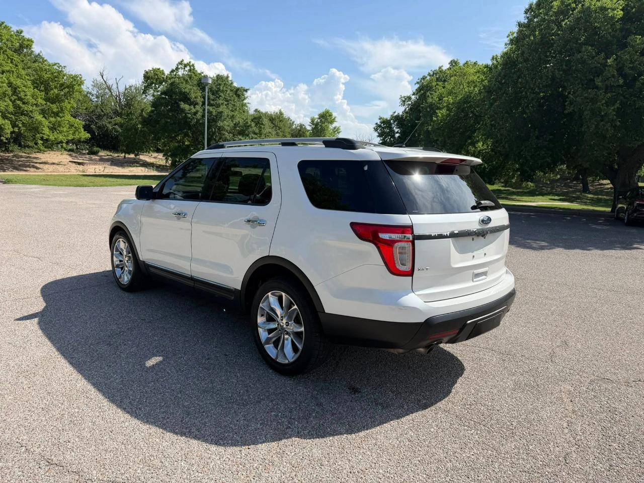 Ford Explorer XLT FWD 2011