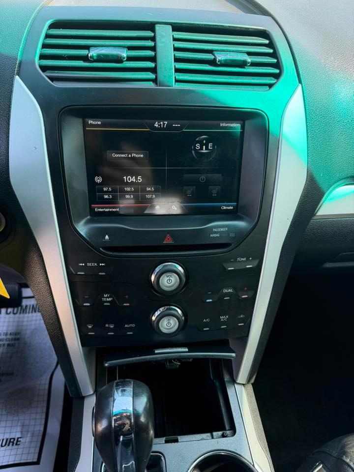 Ford Explorer XLT FWD 2011