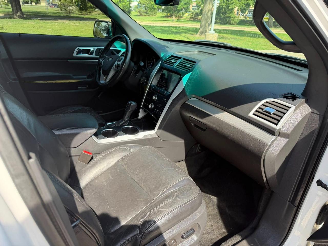 Ford Explorer XLT FWD 2011