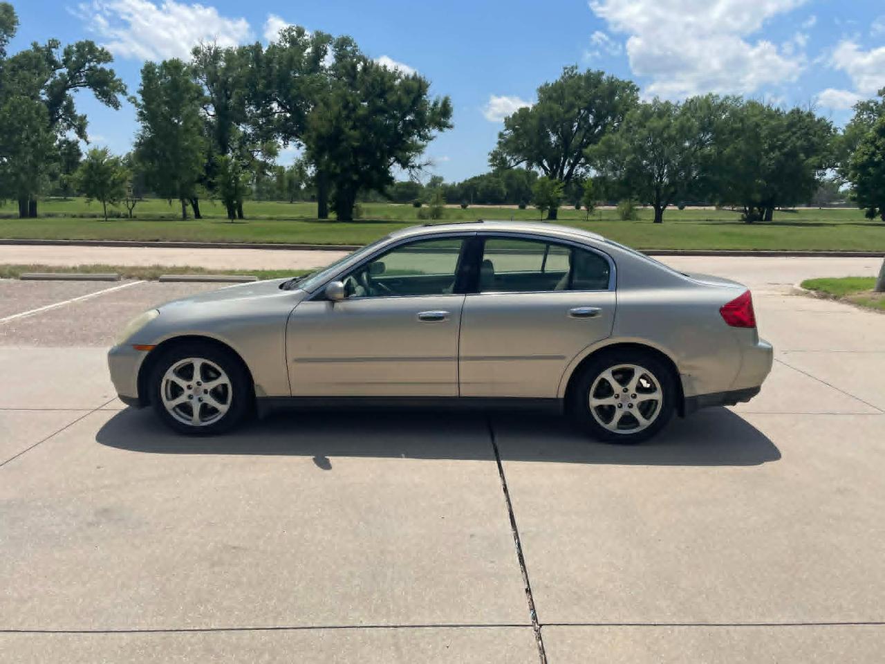 Infiniti G35 Sedan AWD with Leather 2004