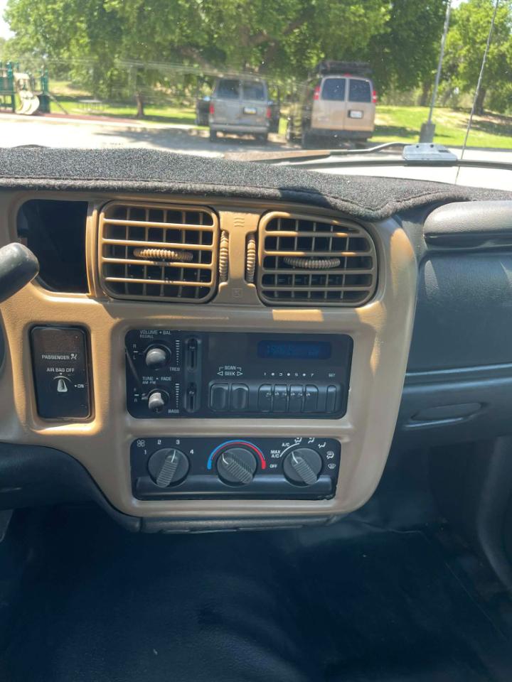 Chevrolet S10 Pickup 2WD 2001