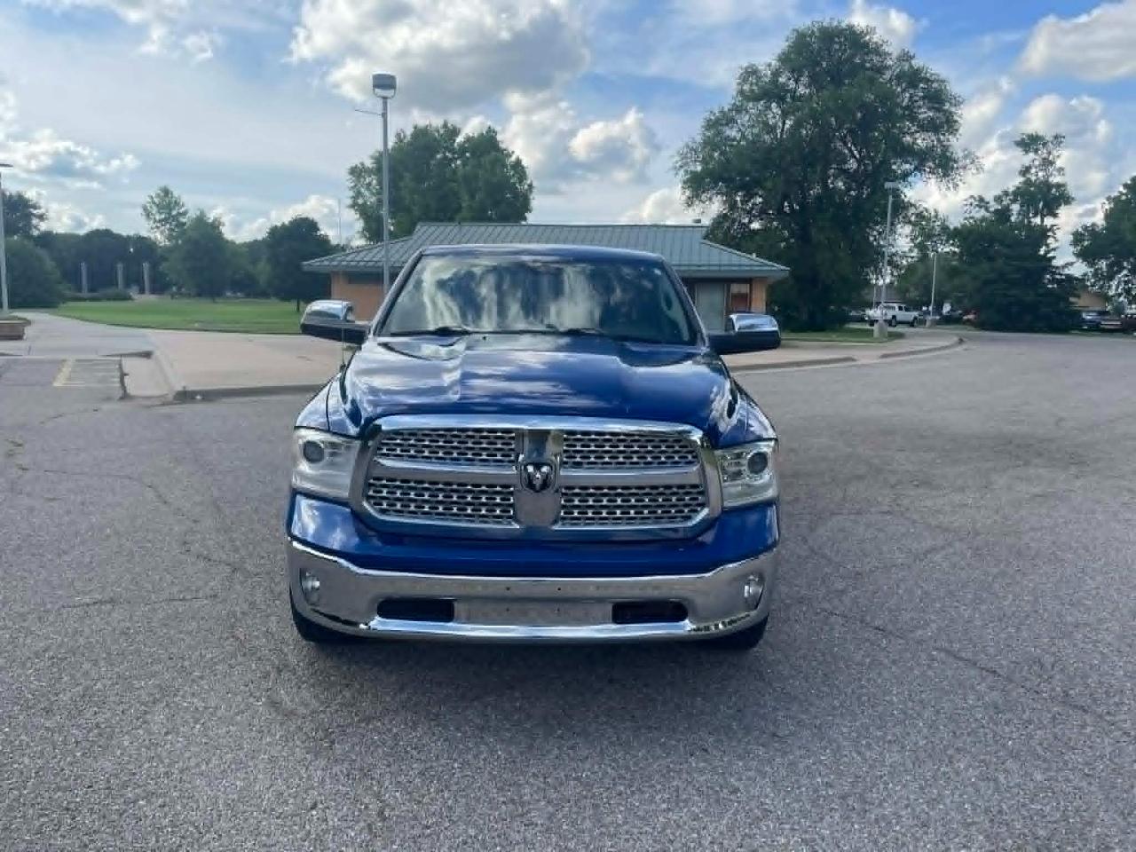 RAM 1500 Laramie Crew Cab SWB 4WD 2016