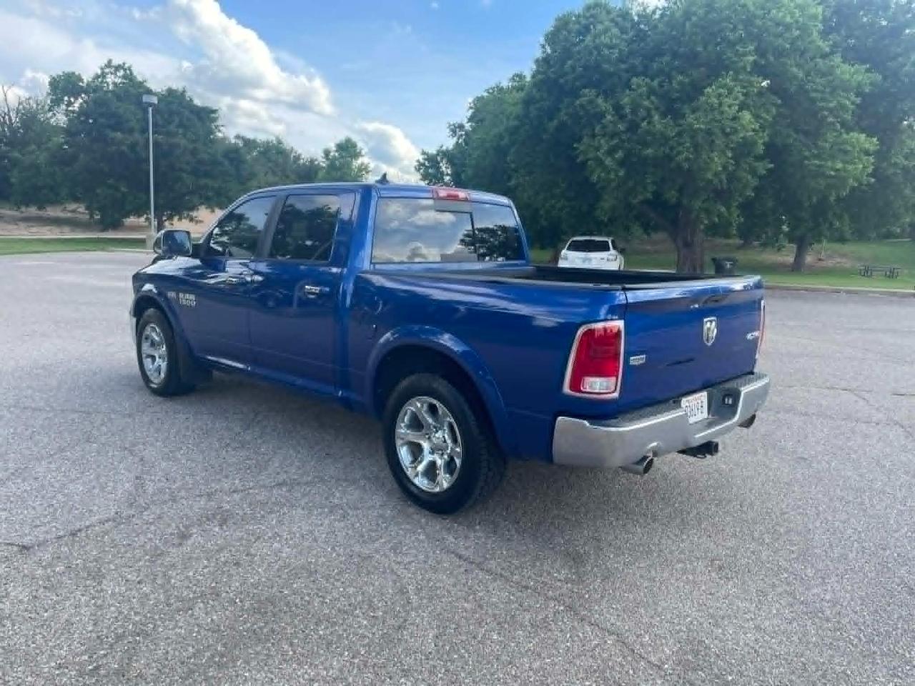 RAM 1500 Laramie Crew Cab SWB 4WD 2016