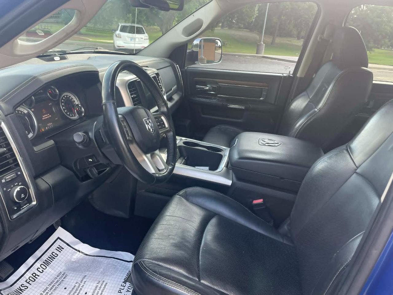 RAM 1500 Laramie Crew Cab SWB 4WD 2016