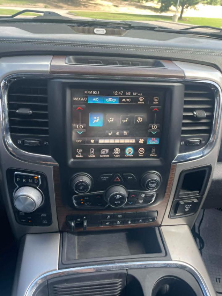 RAM 1500 Laramie Crew Cab SWB 4WD 2016