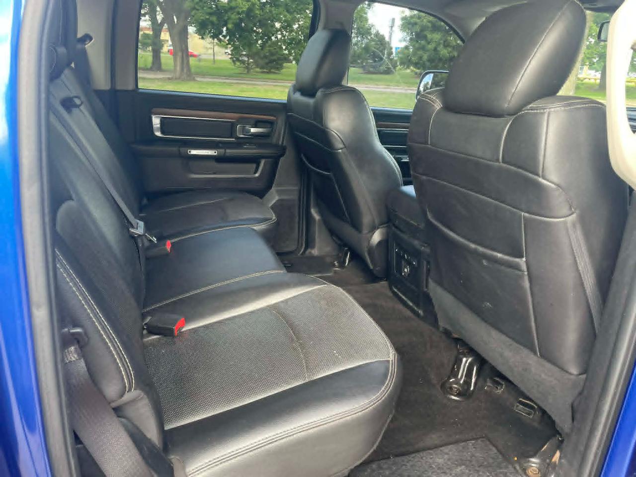 RAM 1500 Laramie Crew Cab SWB 4WD 2016