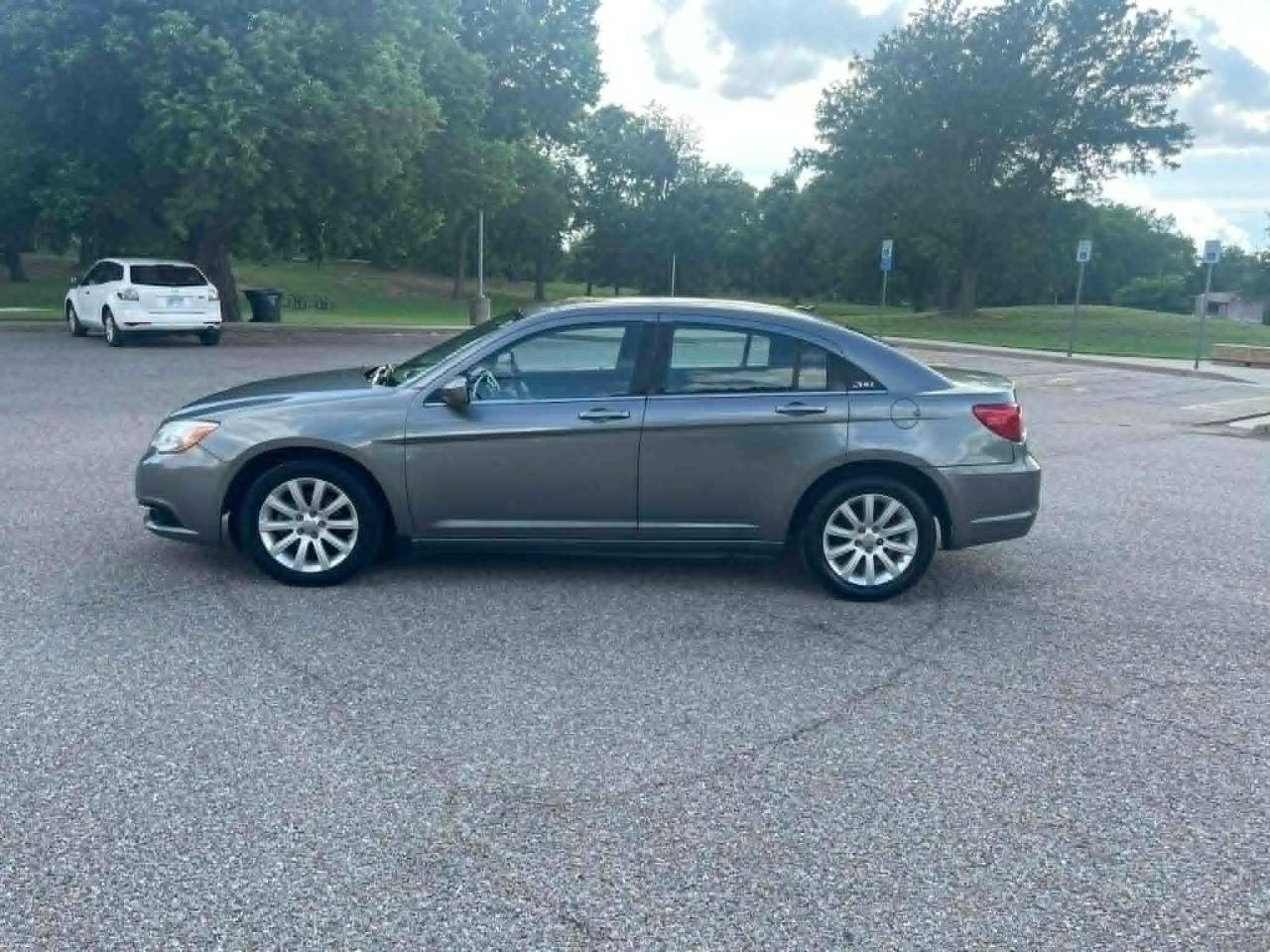 Chrysler 200 Touring 2012