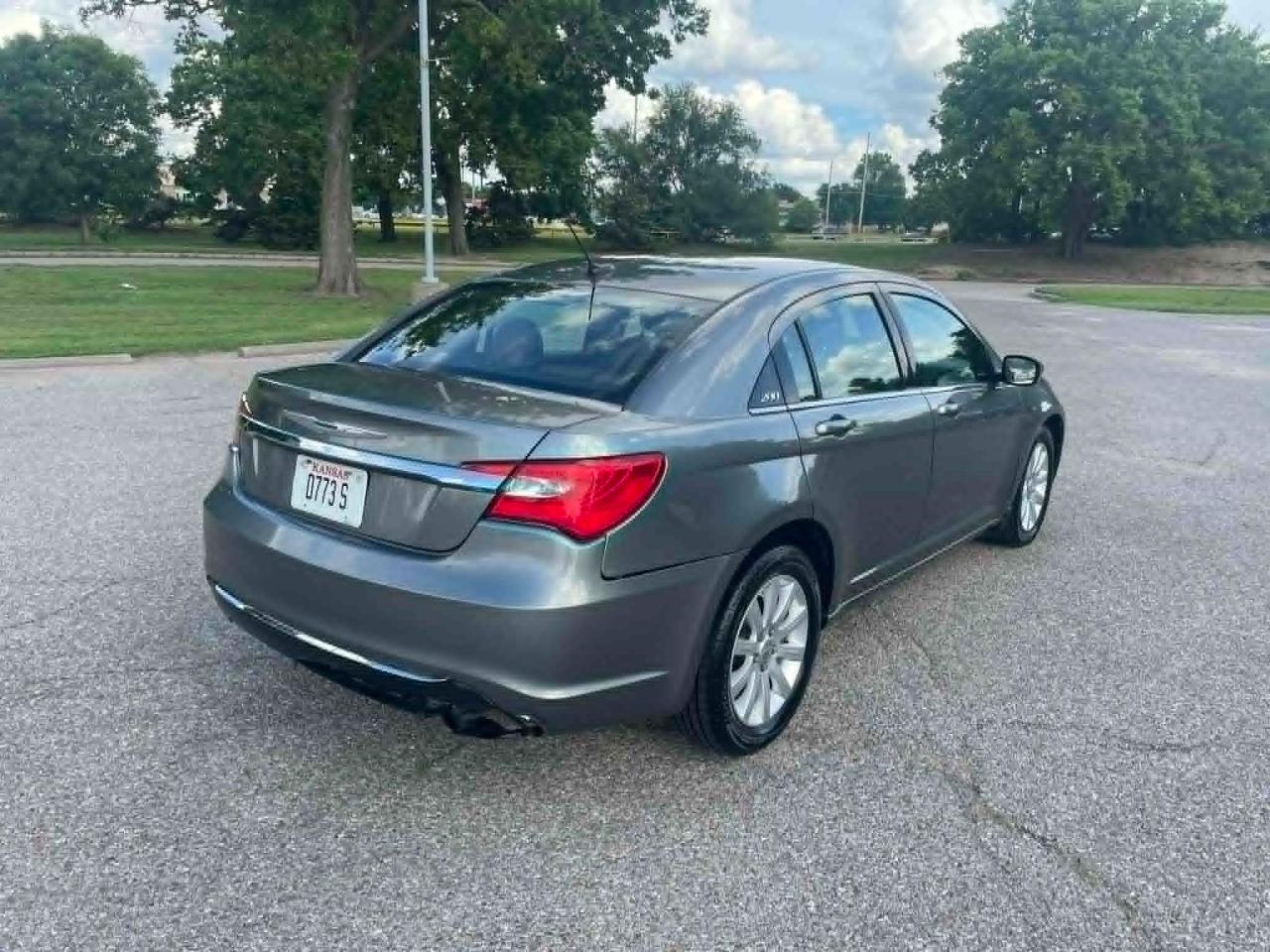 Chrysler 200 Touring 2012