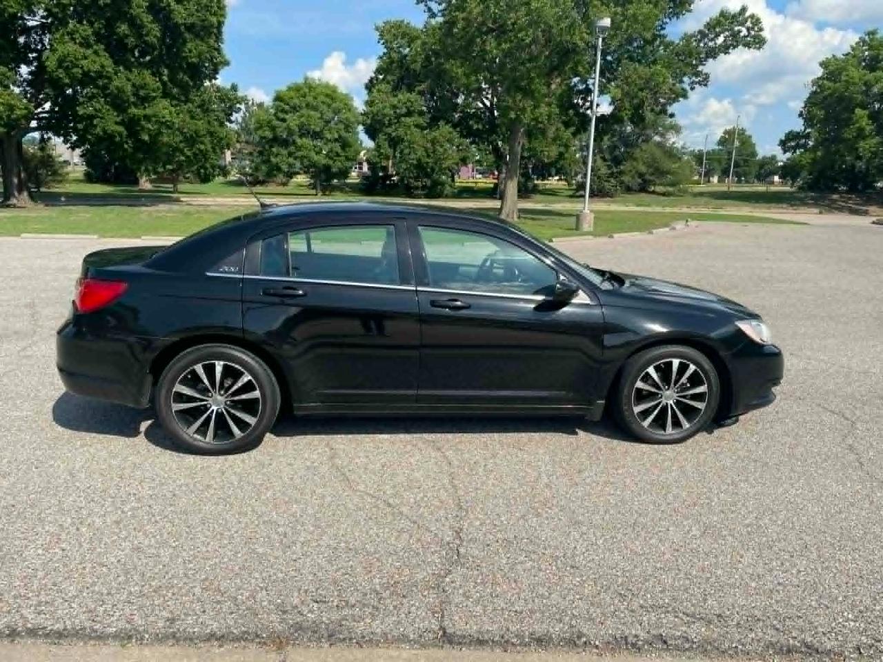 Chrysler 200 S 2011
