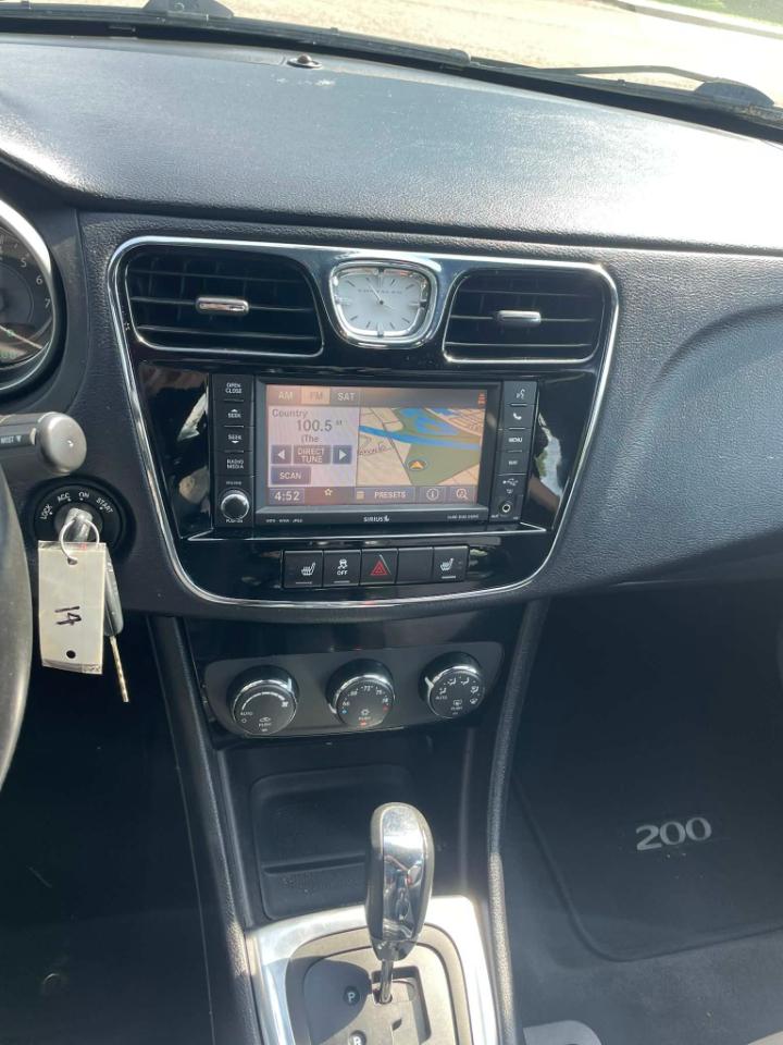 Chrysler 200 S 2011