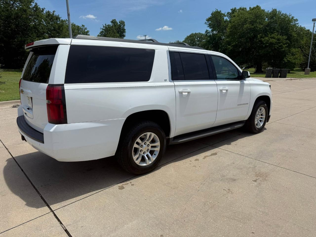Chevrolet Suburban LT 1500 4WD 2015