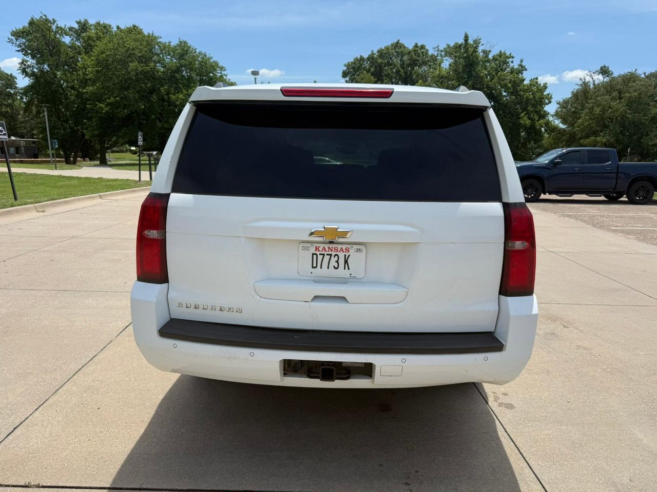 Chevrolet Suburban LT 1500 4WD 2015