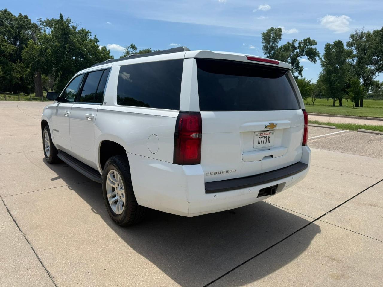 Chevrolet Suburban LT 1500 4WD 2015