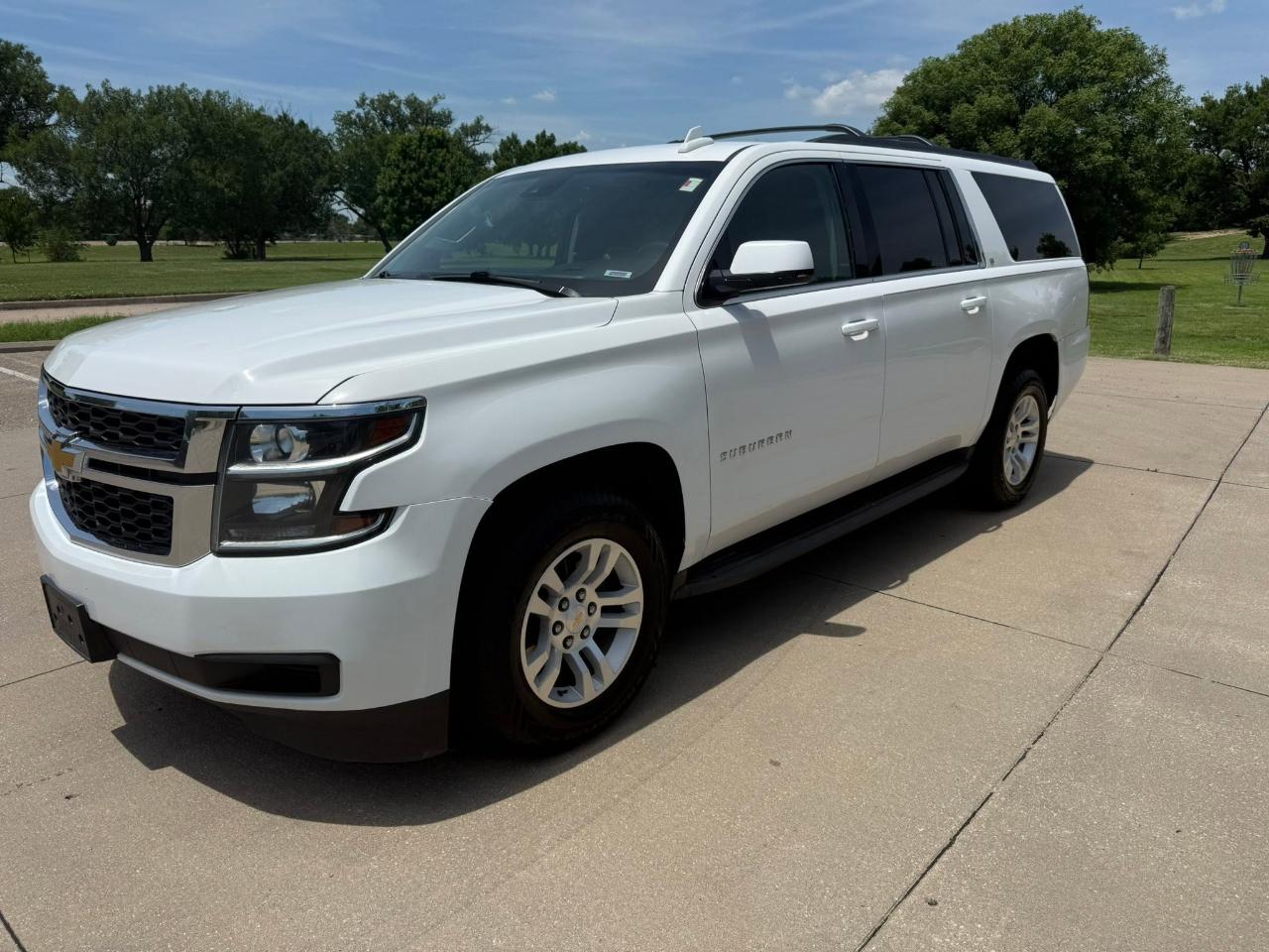 Chevrolet Suburban LT 1500 4WD 2015