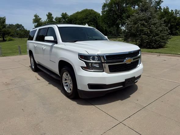 Chevrolet Suburban LT 1500 4WD 2015
