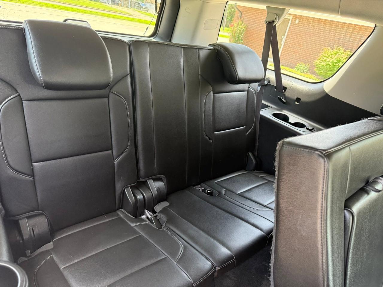 Chevrolet Suburban LT 1500 4WD 2015