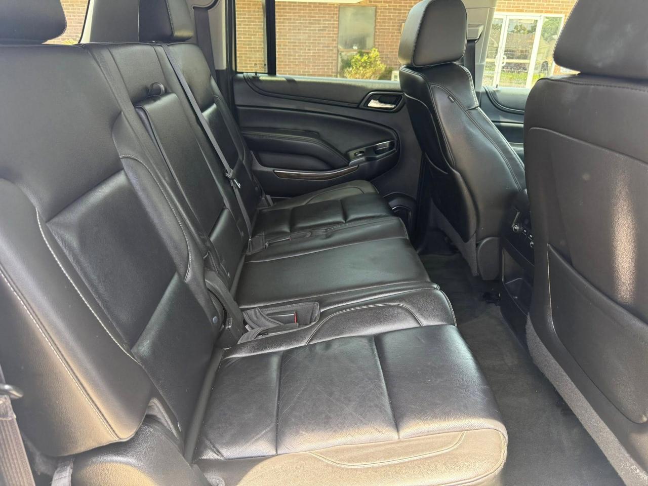 Chevrolet Suburban LT 1500 4WD 2015
