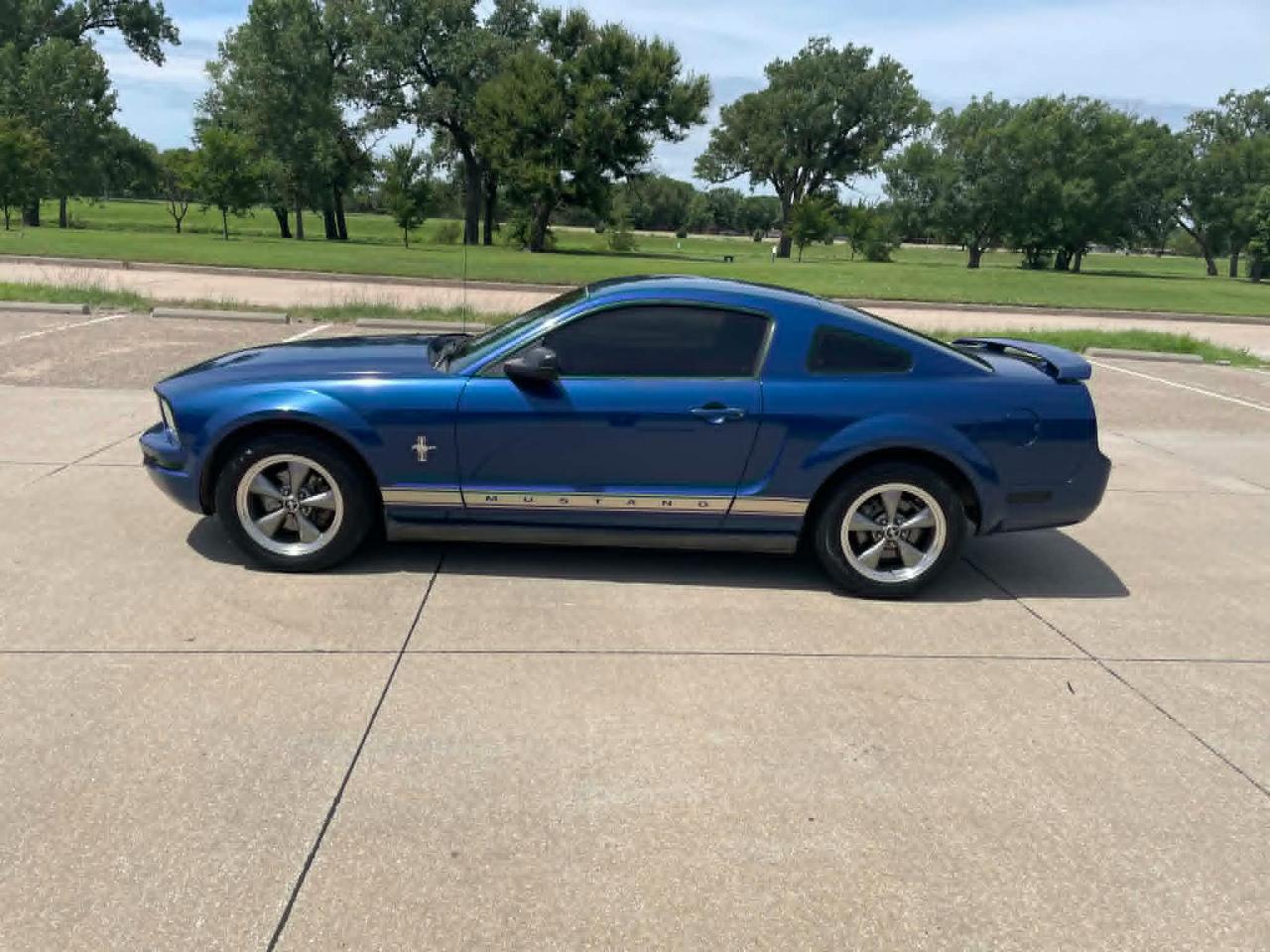 Ford Mustang V6 Standard Coupe 2006