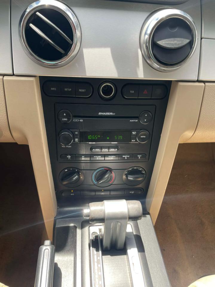 Ford Mustang V6 Standard Coupe 2006