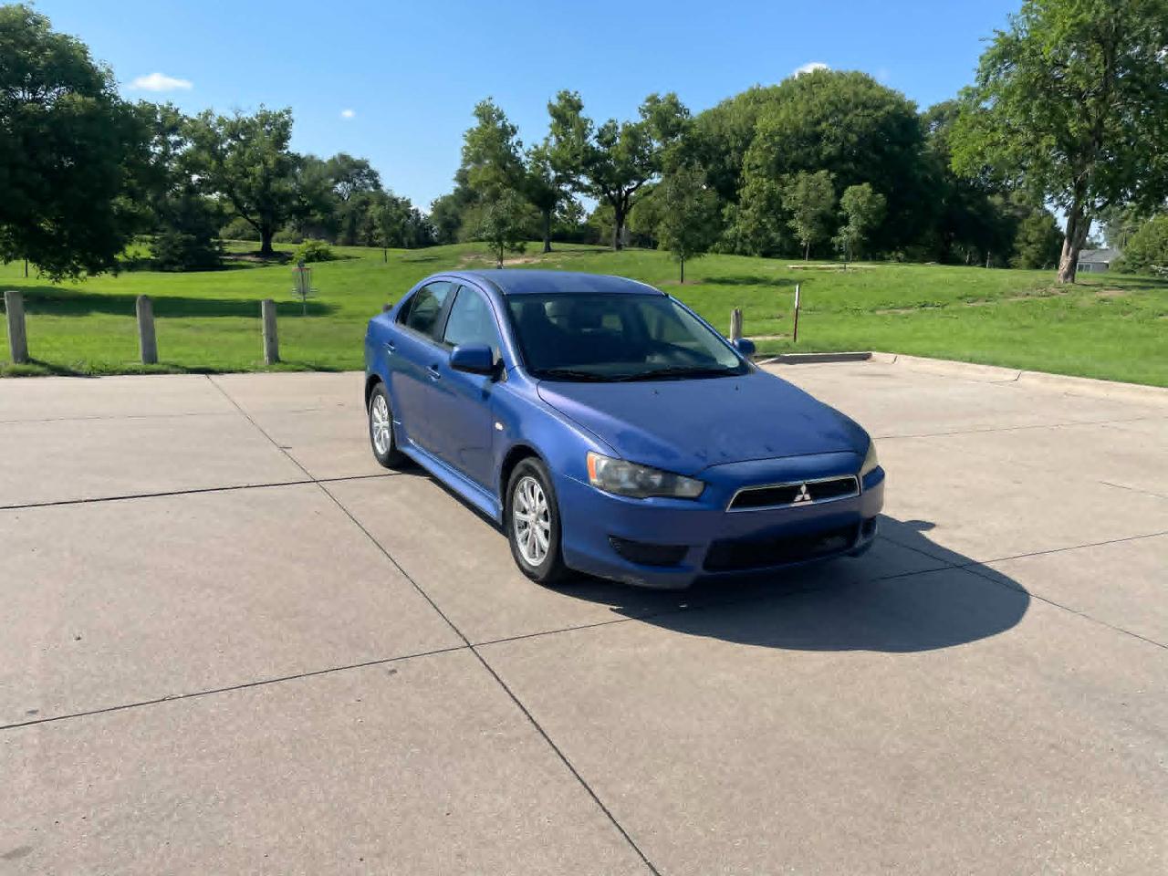 Mitsubishi Lancer ES 2011