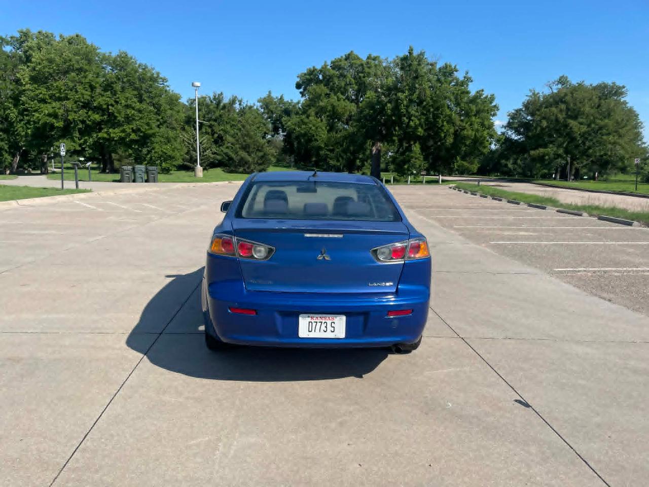 Mitsubishi Lancer ES 2011