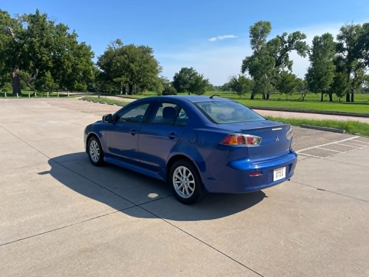 Mitsubishi Lancer ES 2011