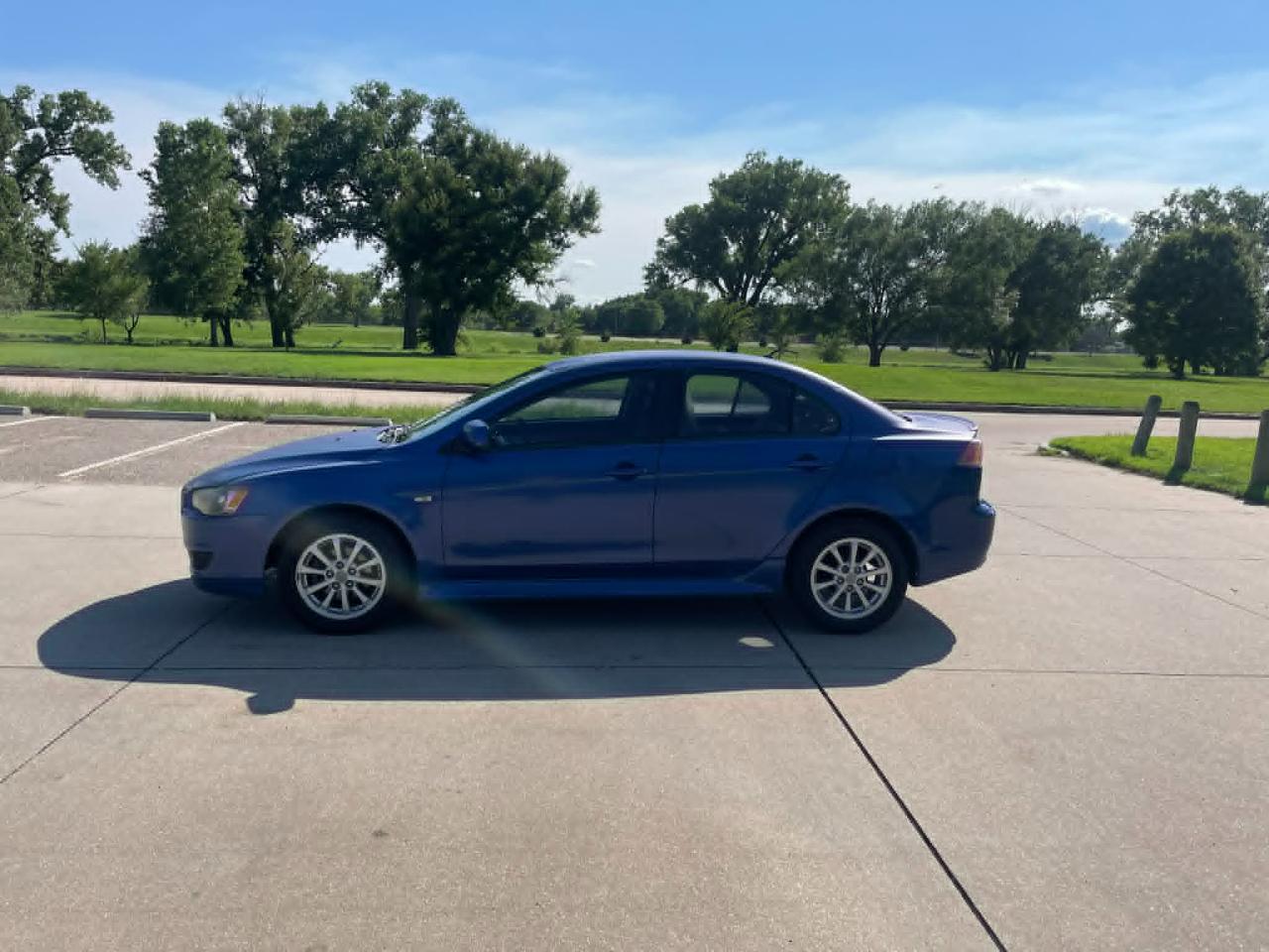 Mitsubishi Lancer ES 2011